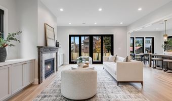 809 N KENMORE St, Arlington, VA 22201