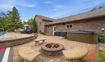 3405 Pawnee Dr SE, Alexandria, MN 56308