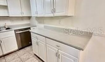 916 LAKE DESTINY Rd E, Altamonte Springs, FL 32714