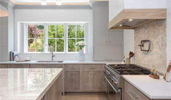 157 Ellery Ave, Middletown, RI 02842