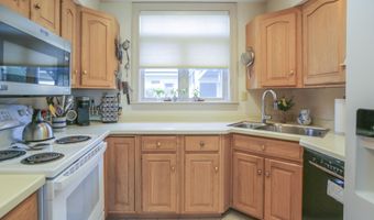 91 Dockside Ln, Belfast, ME 04915
