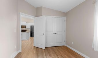 2354 E PLANK Cir B, Appleton, WI 54915