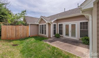 8 Kaylor Dr, Arden, NC 28704