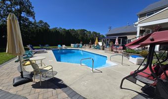 449 Montgomery St, Bayville, NJ 08721