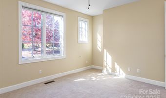 38 Chantilly Dr, Asheville, NC 28804