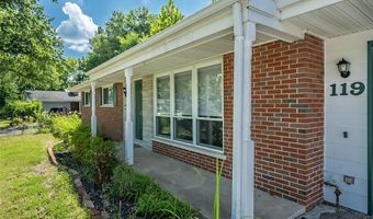 119 Smith Dr, Ballwin, MO 63011