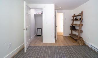 8 Shipmasters Cove Rd, Belfast, ME 04915