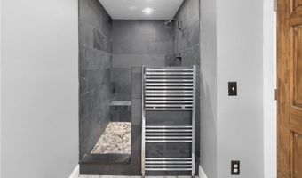 12 Robin Vale Dr, Glocester, RI 02857