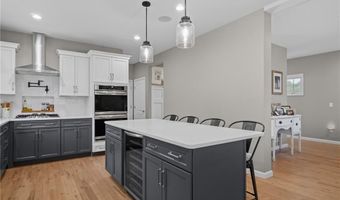 81 Golden View Dr, Johnston, RI 02919
