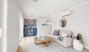 7 Wellington Ave, Newport, RI 02840