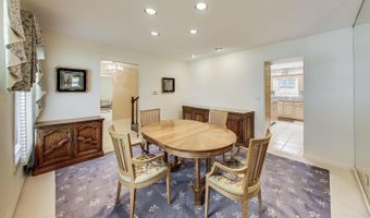 715 W Whiting Ln, Arlington Heights, IL 60004