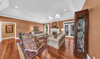 924 Woodcrest Way, Anderson, IN 46012