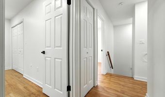 2339 N POWHATAN St, Arlington, VA 22205