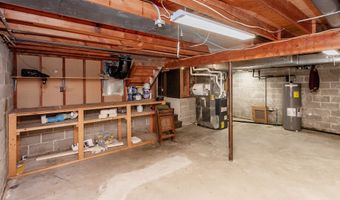 202 11th Ave NW, Altoona, IA 50009