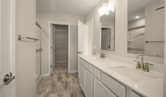 5860 156th St W, Apple Valley, MN 55124