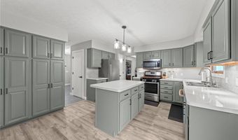 107 Keswick Ct, Amherst, OH 44001