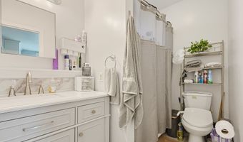 841 Iranistan Ave, Bridgeport, CT 06604