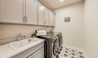 6934 RENITA Ln, Bethesda, MD 20817