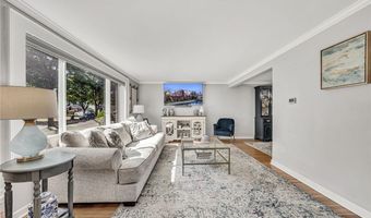 116 Ridgewood Dr, Amherst, NY 14226