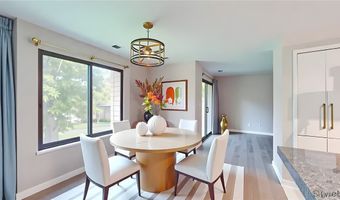 5 Southcreek Ct C, Amherst, NY 14051