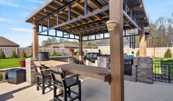 200 Camdyn Trl, Anna, OH 45302