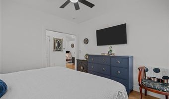 97 Eustis Ave 2, Newport, RI 02840