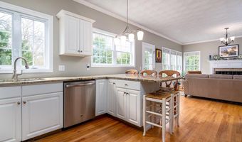 279 Orchard Woods Dr, North Kingstown, RI 02874