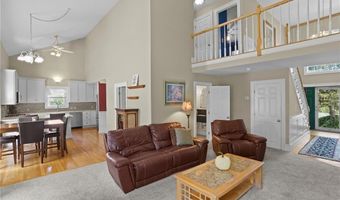 18 Quail Ridge Rd, Cranston, RI 02921