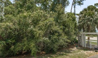 103 Bay Colony Way, Apalachicola, FL 32320