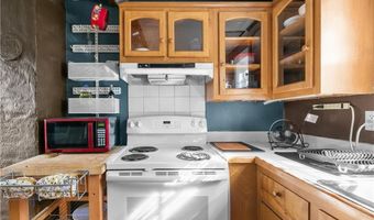 26 Perry St 1, Newport, RI 02840