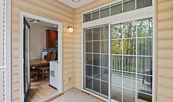 20385 BELMONT PARK Ter 103, Ashburn, VA 20147