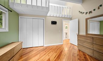 7 Tamarack Dr, Clinton, CT 06413
