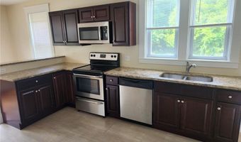 219 Metacom Ave 1A, Bristol, RI 02809