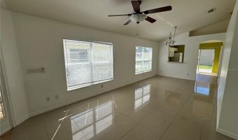 7406 OXFORD GARDEN Cir, Apollo Beach, FL 33572