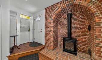 85 Cherry Hill Rd, Branford, CT 06405