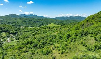 455 Shawnee Rd, Banner Elk, NC 28604