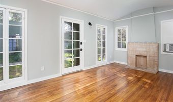 453 E Sacramento St, Altadena, CA 91001