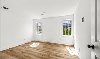 21 Bradford St 2, Bristol, RI 02809