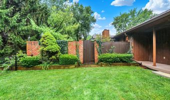 8537 Ridge Hill Dr, Indianapolis, IN 46217