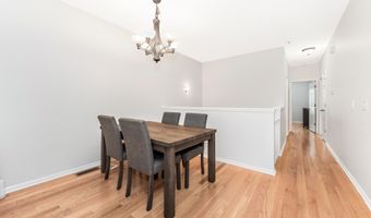 241 W Oakbrook Dr, Ann Arbor, MI 48103
