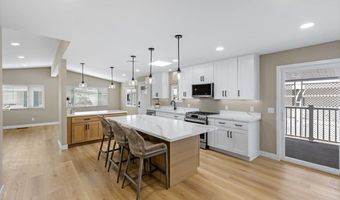 7226 San Bartolo St 204, Carlsbad, CA 92011