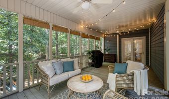 7 Oak Hollow Dr, Asheville, NC 28805