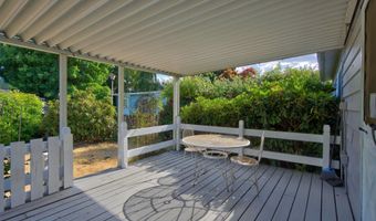 21986 LAUREL Ave, Aurora, OR 97002
