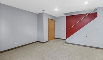 562 Lexington Dr, Oregon, WI 53575