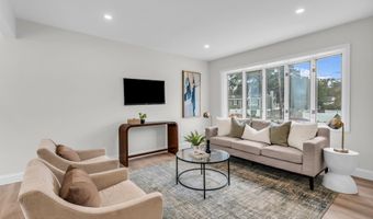 238 Lakewood Ave, Bayville, NJ 08721