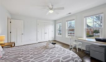 67 Caswell St, Narragansett, RI 02882