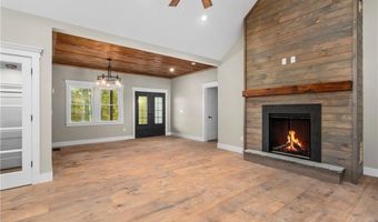 369 Huntinghouse Rd, Glocester, RI 02857