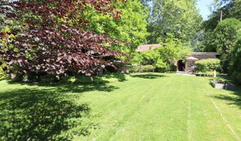 714 Edgewood Dr, Batesville, IN 47006