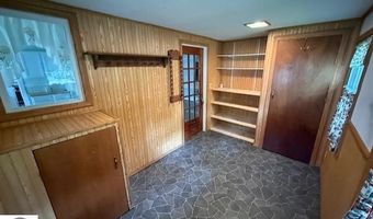 714 N Ct, Alma, MI 48801