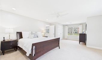 30 Taggart Ct, East Greenwich, RI 02818